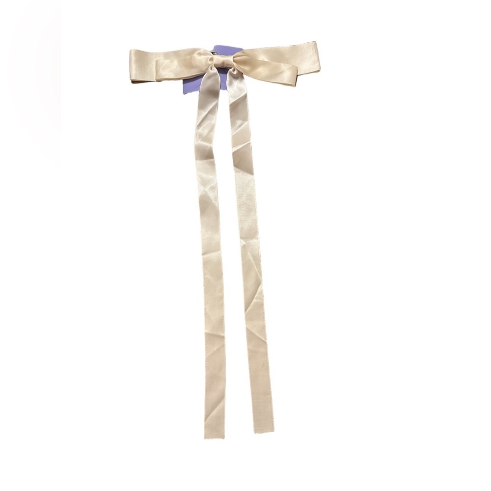 Elegant Cream Bow Hair Clip Accessory